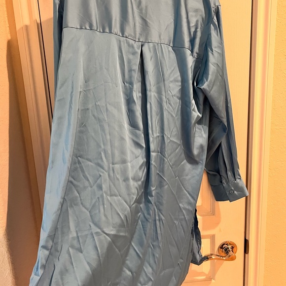 Light Blue Buttoned Knee-Length Shirt Dress - Picture 6 of 13